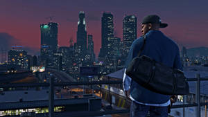 멋진 GTA 남자와 가방 — GTA 배경화면