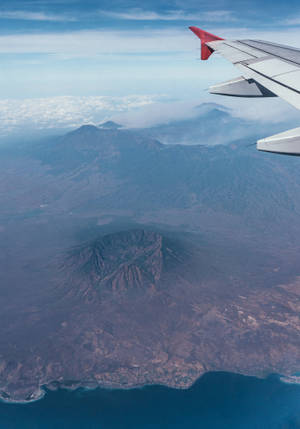 고공에서 본 비행기 날개 배경화면 — 원플러스 패드 4 배경화면