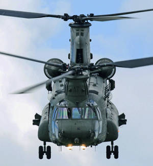 Boeing CH47 헬리콥터 항공 전시 배경화면 — 갤럭시 Z 폴드8 울트라 배경화면