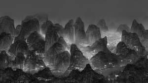 회색조 산맥 아트워크 배경화면 — 2560x1440 배경화면