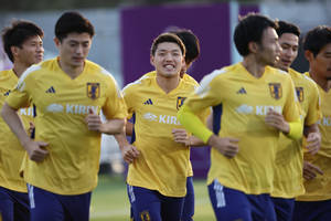 조깅하는 일본 축구 국가대표팀 — 일본 배경화면