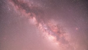 반짝이는 핑크빛 별들이 빛나는 몽환적인 연핑크 별빛 밤. — 연핑크 감성 배경화면