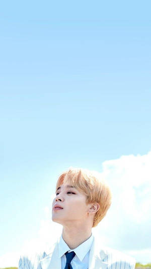 하늘 아래 귀여운 방탄소년단 지민 — 귀여운 방탄소년단 배경화면